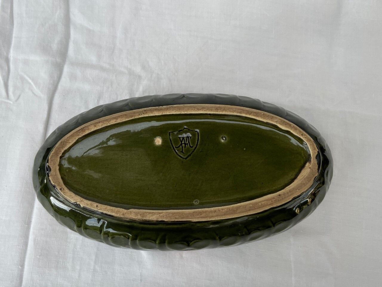 Vallauris-style dabbling gardener