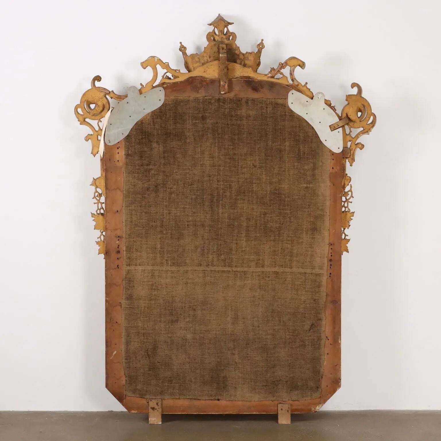 Antique umbertine mirror in Swiss pine, Italy, 19th century.