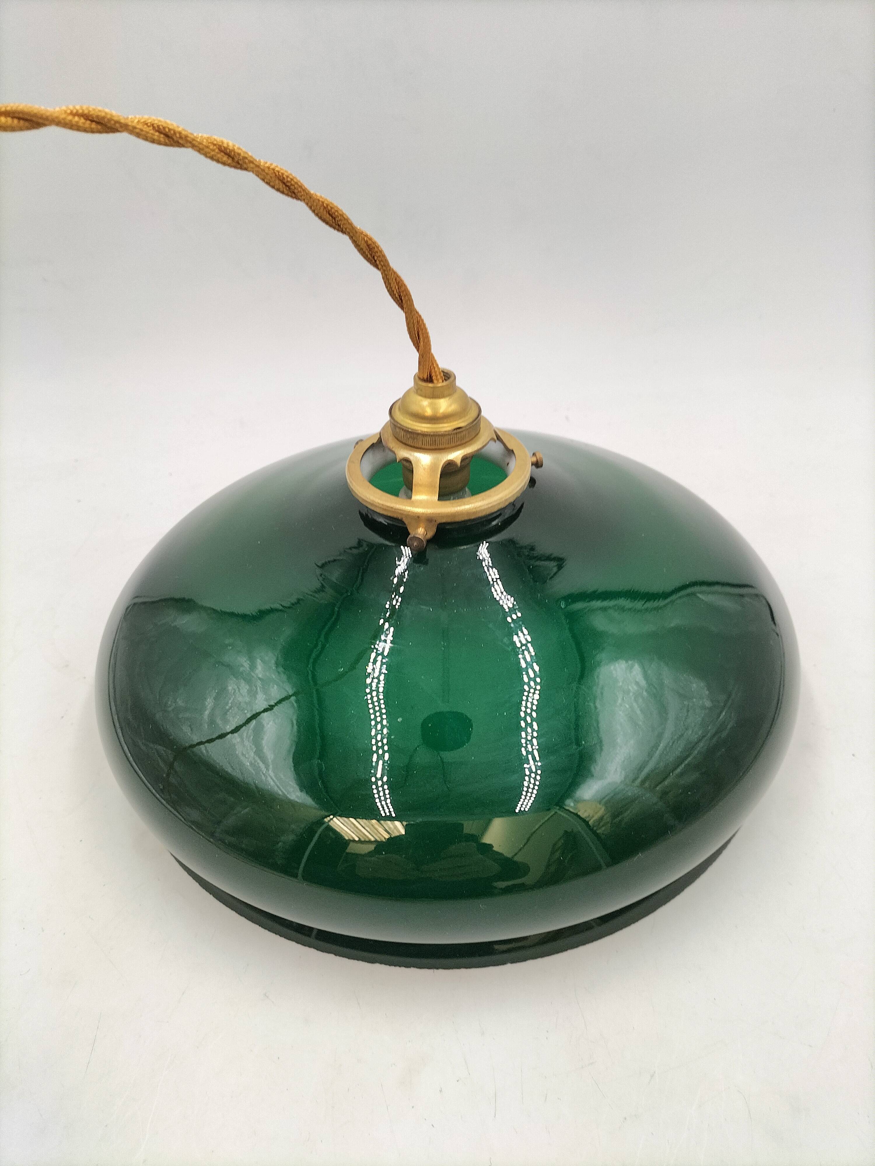 Green opaline suspension