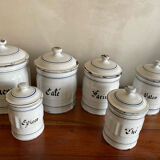 Série de 6 pots à épice en tôle émaillée