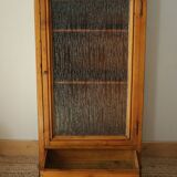 Low country window from the early 20th century