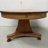 Table a manger de style Charles X en placage de bois d'érable XX siècle
