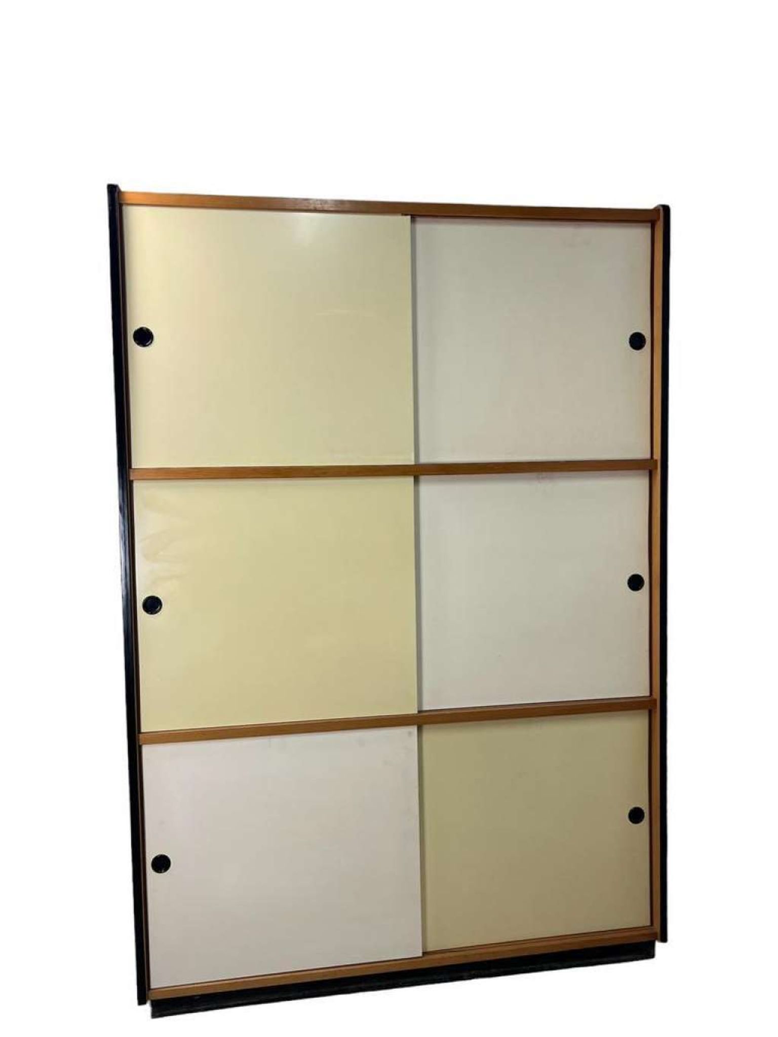Vintage cabinet with sliding doors kewlox