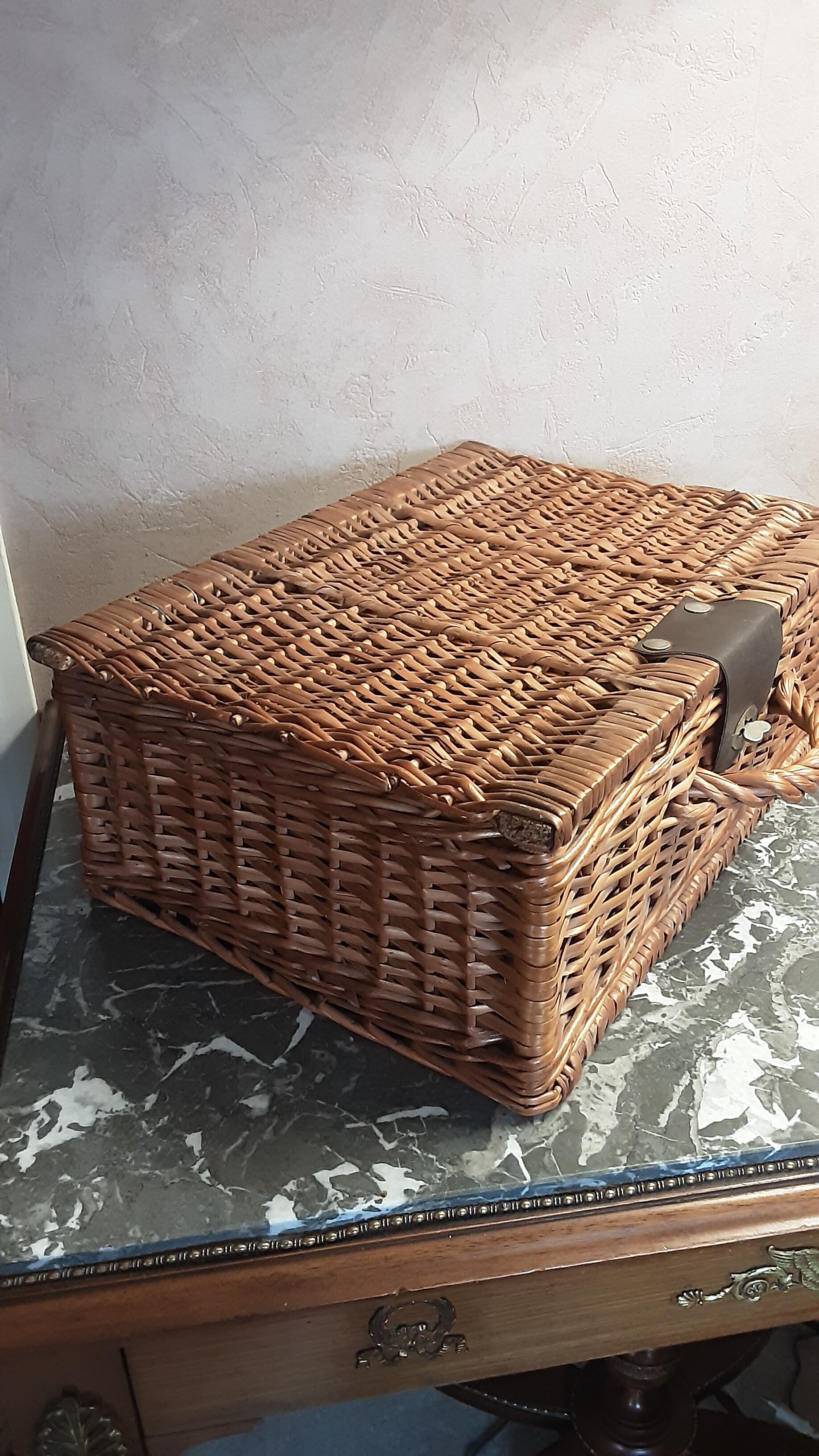Rattan wicker malle 70 years