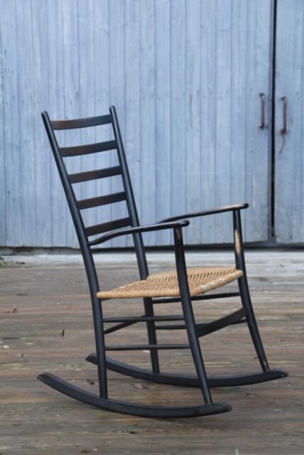 Rocking- vintage flesh blackened wood and rope Italy 1960