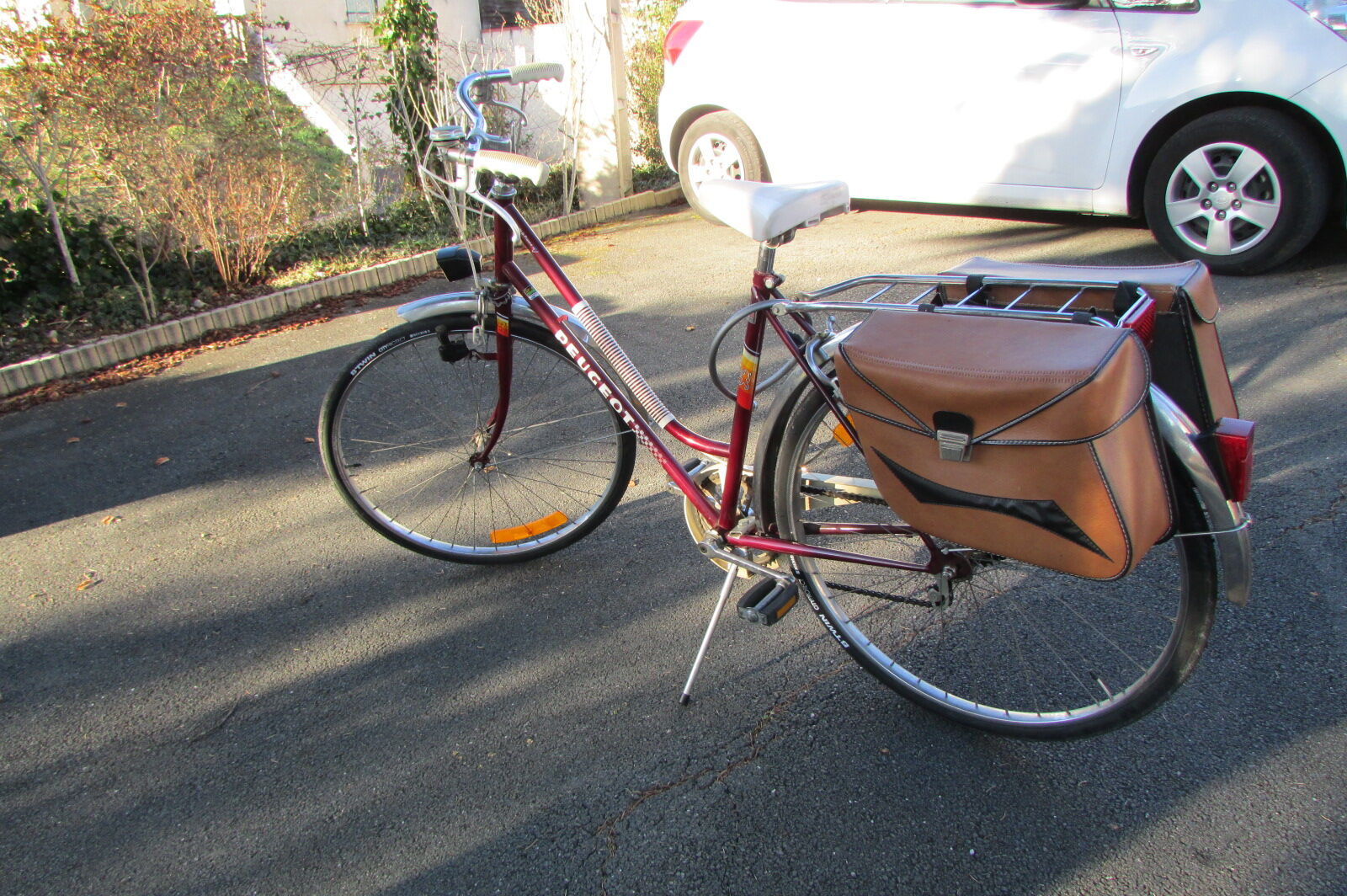 Vintage ladies Peugeot bike, city bicycle, 3 speeds