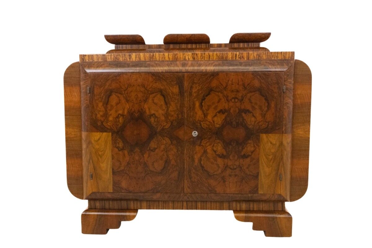 Art Deco walnut chest of drawers, Poland, circa 1930.