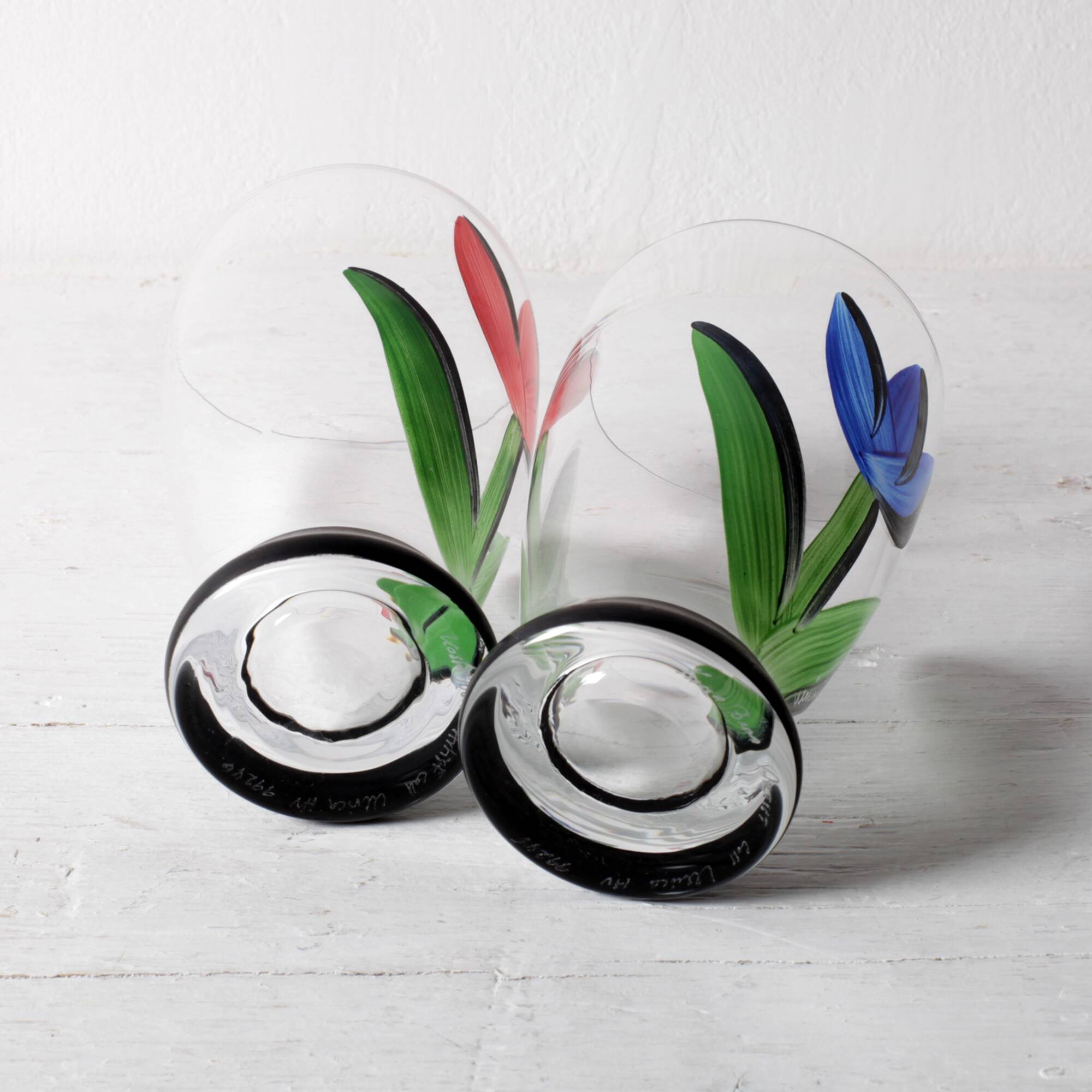 Set of 2 Red and Blue Tulip Flower Water Tumblers Kosta Boda Ulrica Hydman