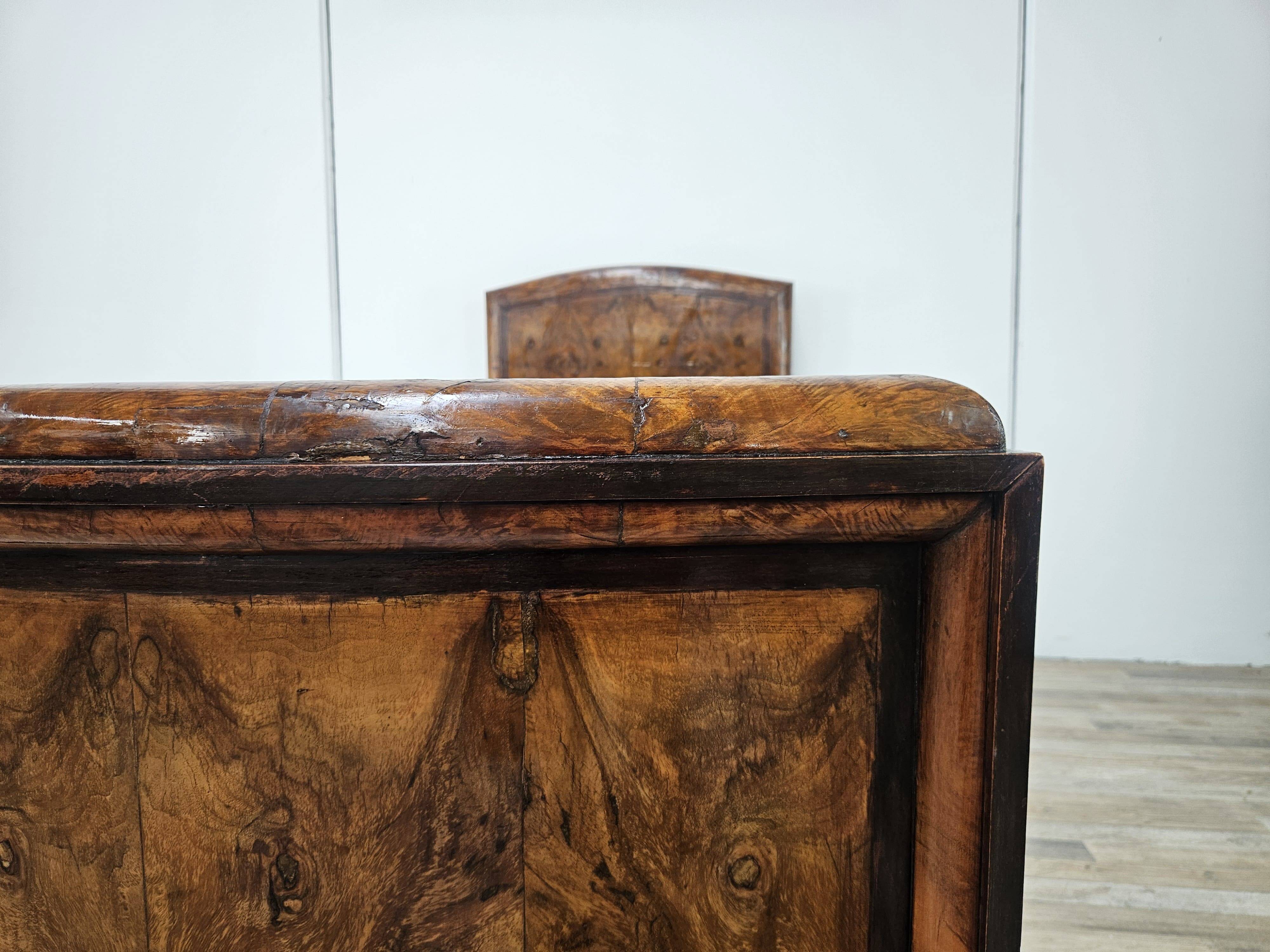Tuscan Art Decò single bed from the 1940s in briar root