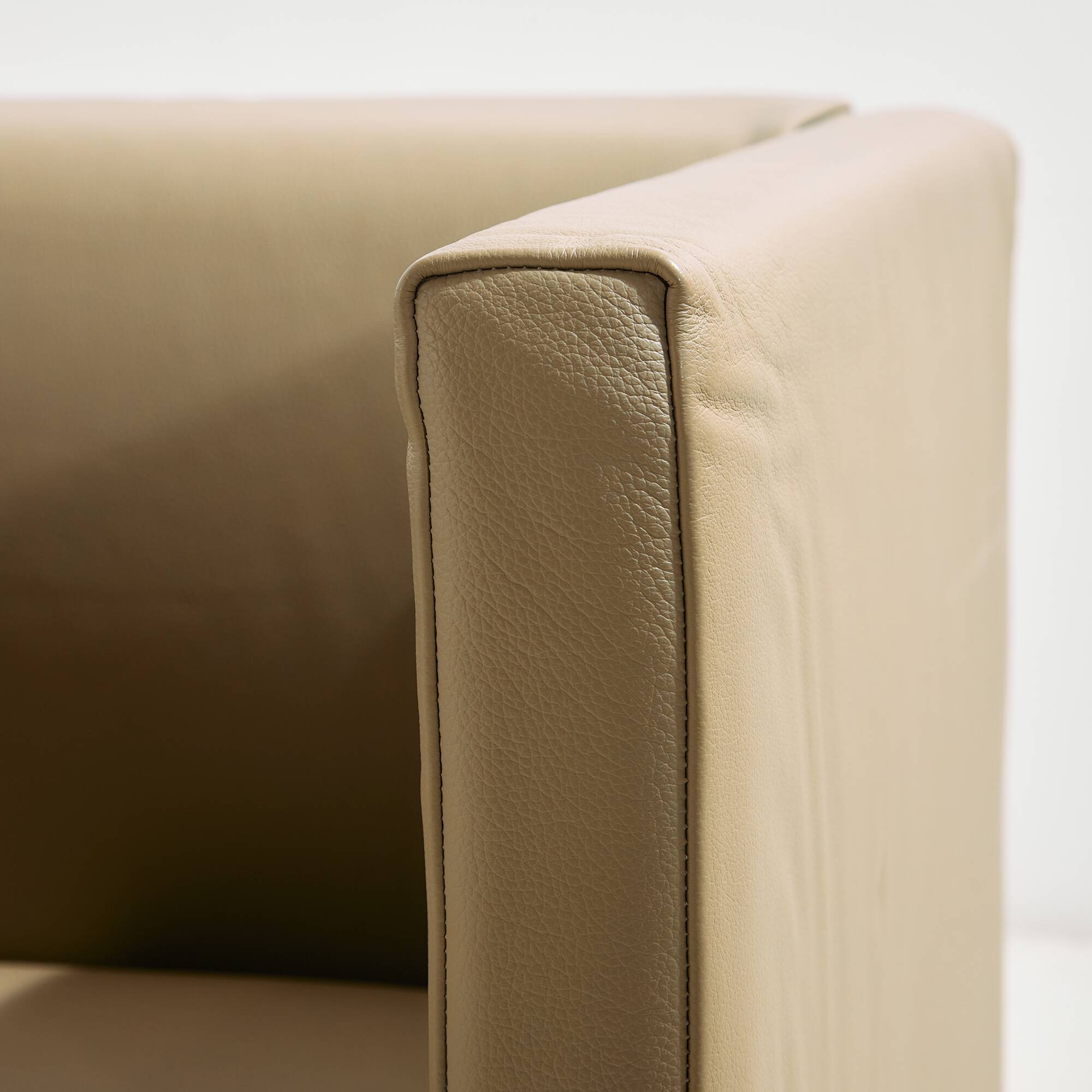 MK10490 Brix lounge chair by Kensaku Oshiro for Viccarbe