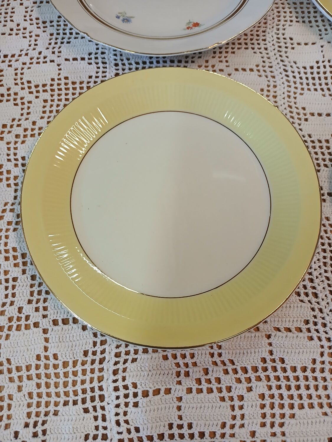 6 mismatched antique dinner plates