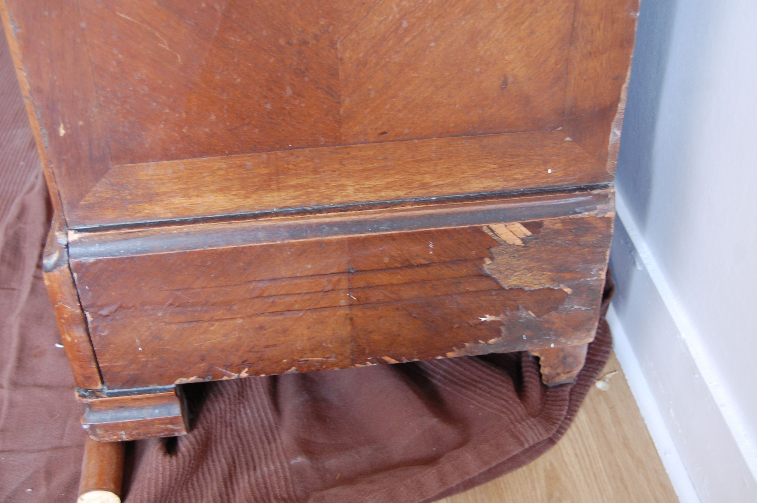 Hat gendarme armoire