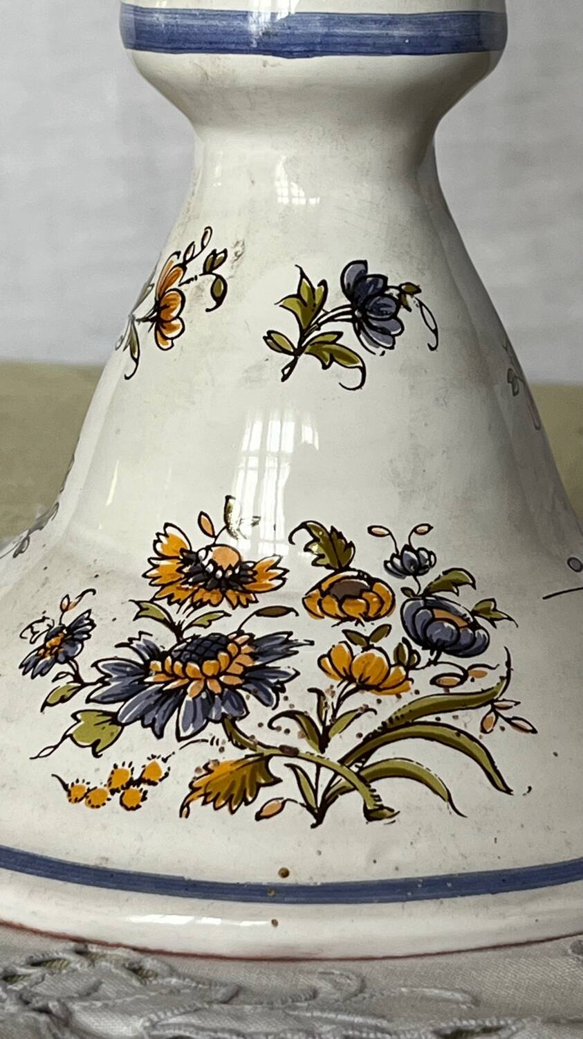 Moustiers earthenware decor kerosene lamp