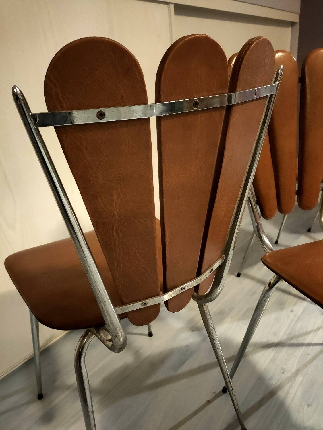 4 vintage Tubmenager petal chairs