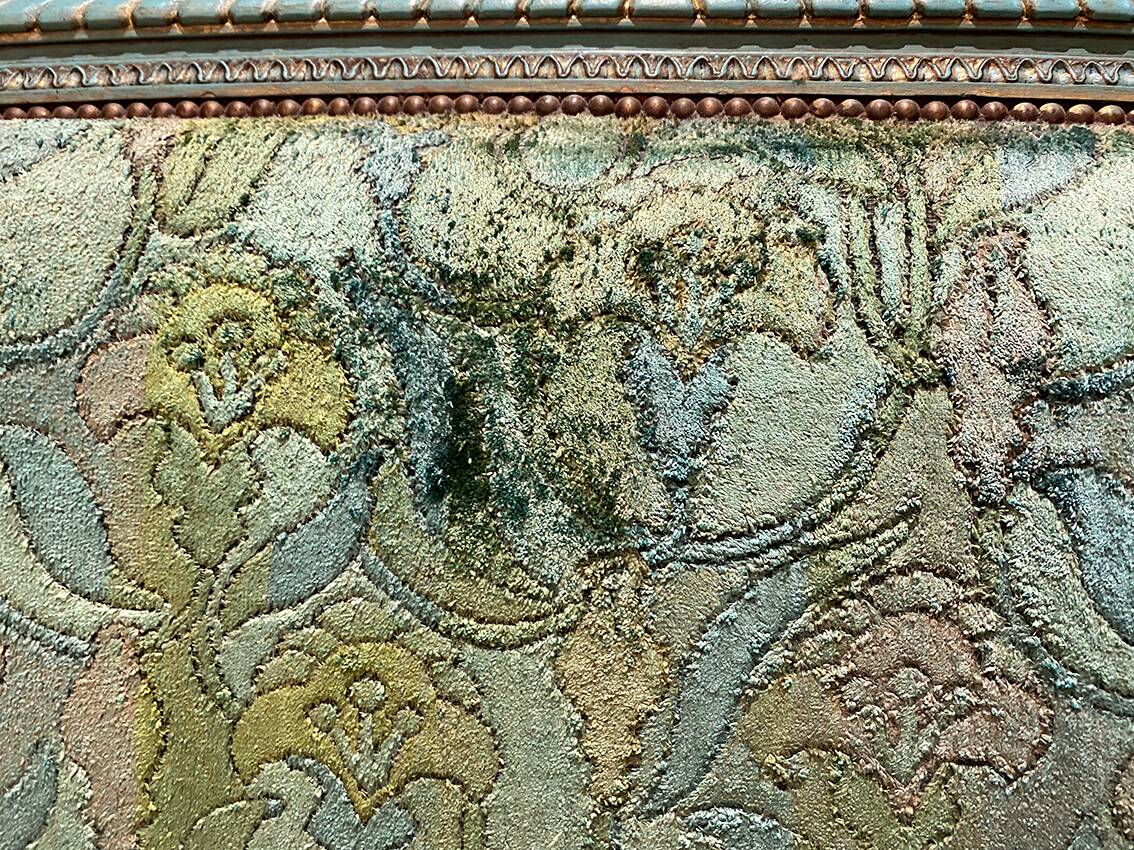 Louis XVI style bench in blue lacquered wood with gold trim