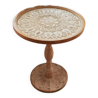 Table d’appoint ronde vintage en bois massif, style rétro Français, table d’angle d’accent de sculptures marocaines