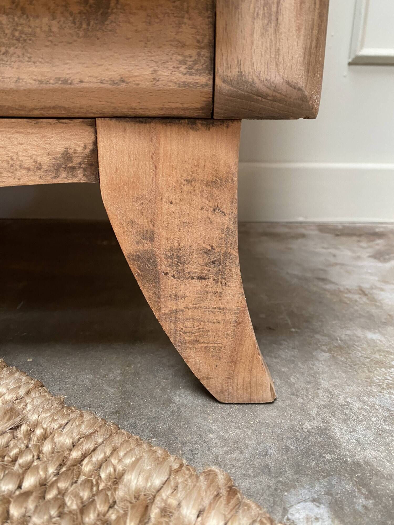Moustache leg commode (renovated)