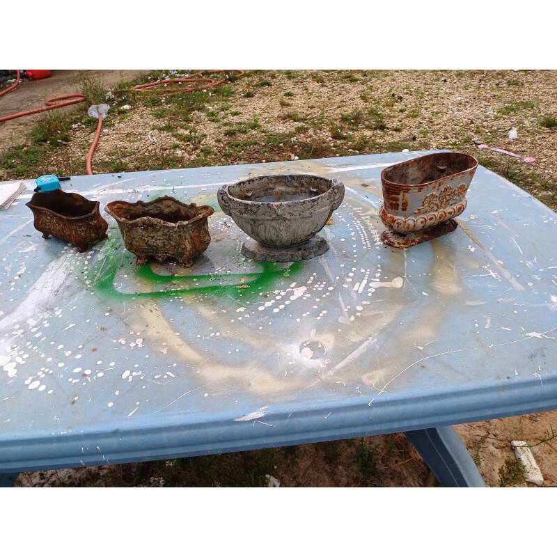 4 cast iron planters from 1900 from Charleville-Mézières
