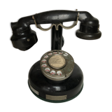 Old phone in Bakelite