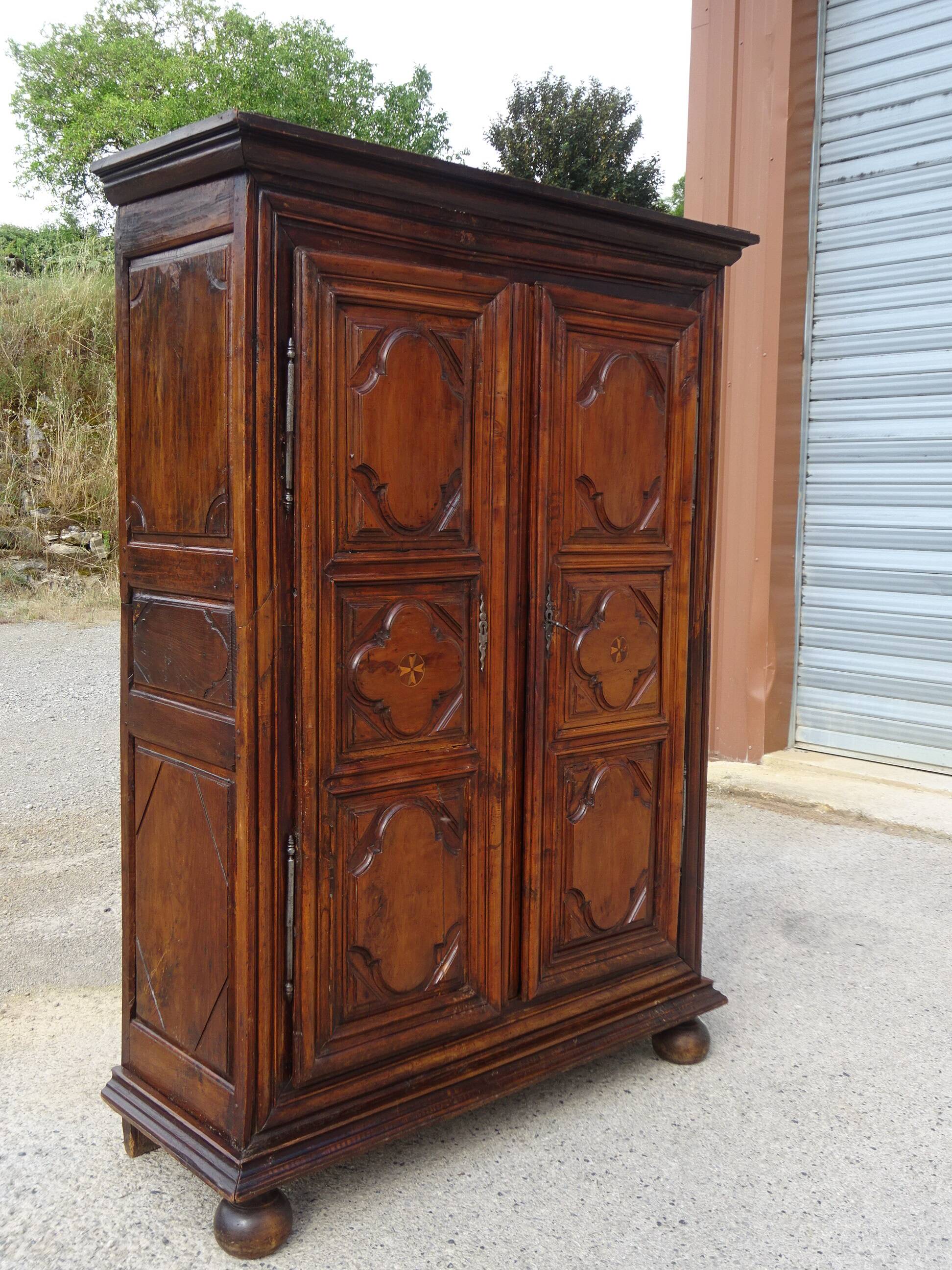 Antique Louis XIII wardrobe in solid walnut