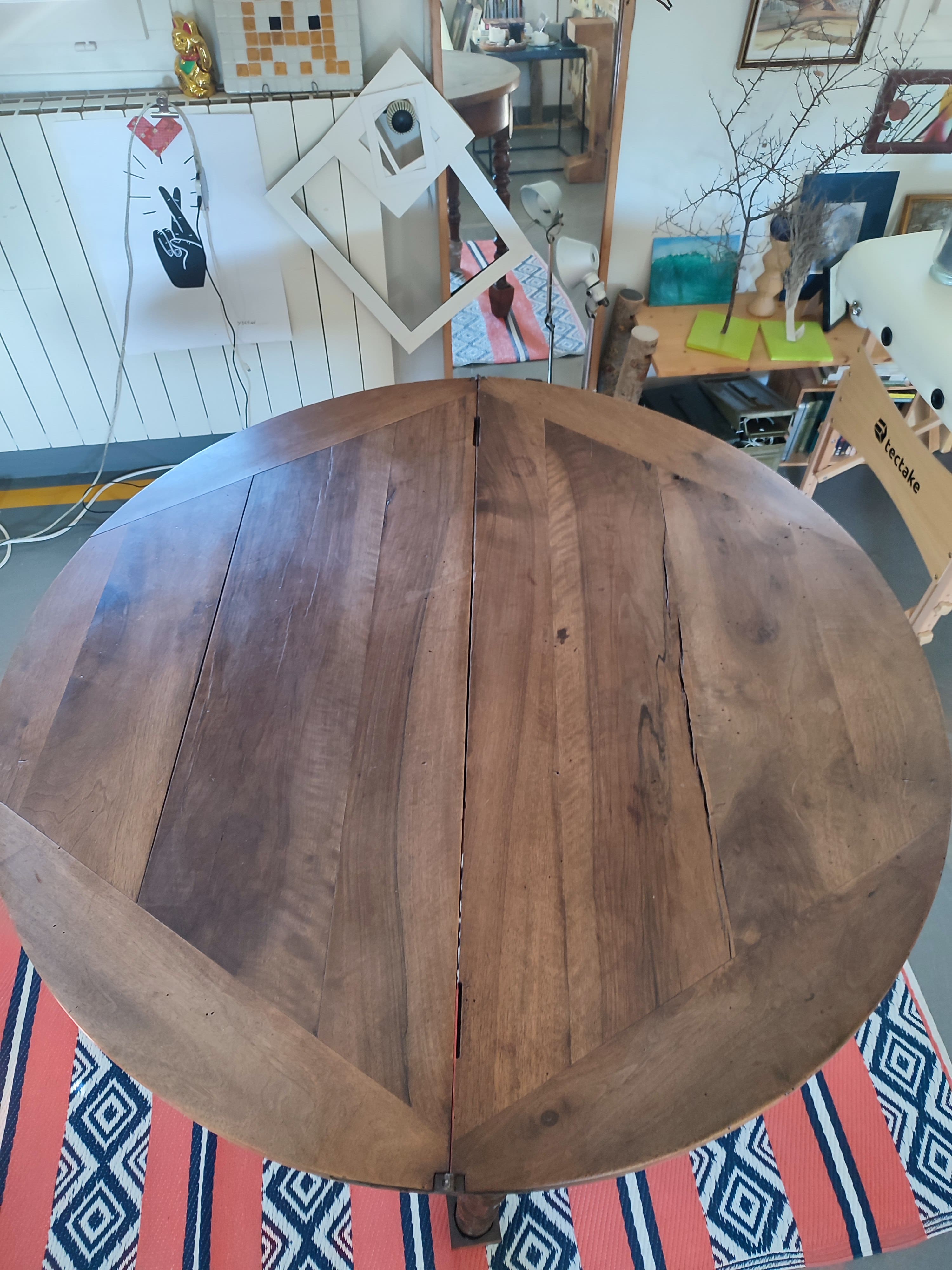 Round or half-moon oak table