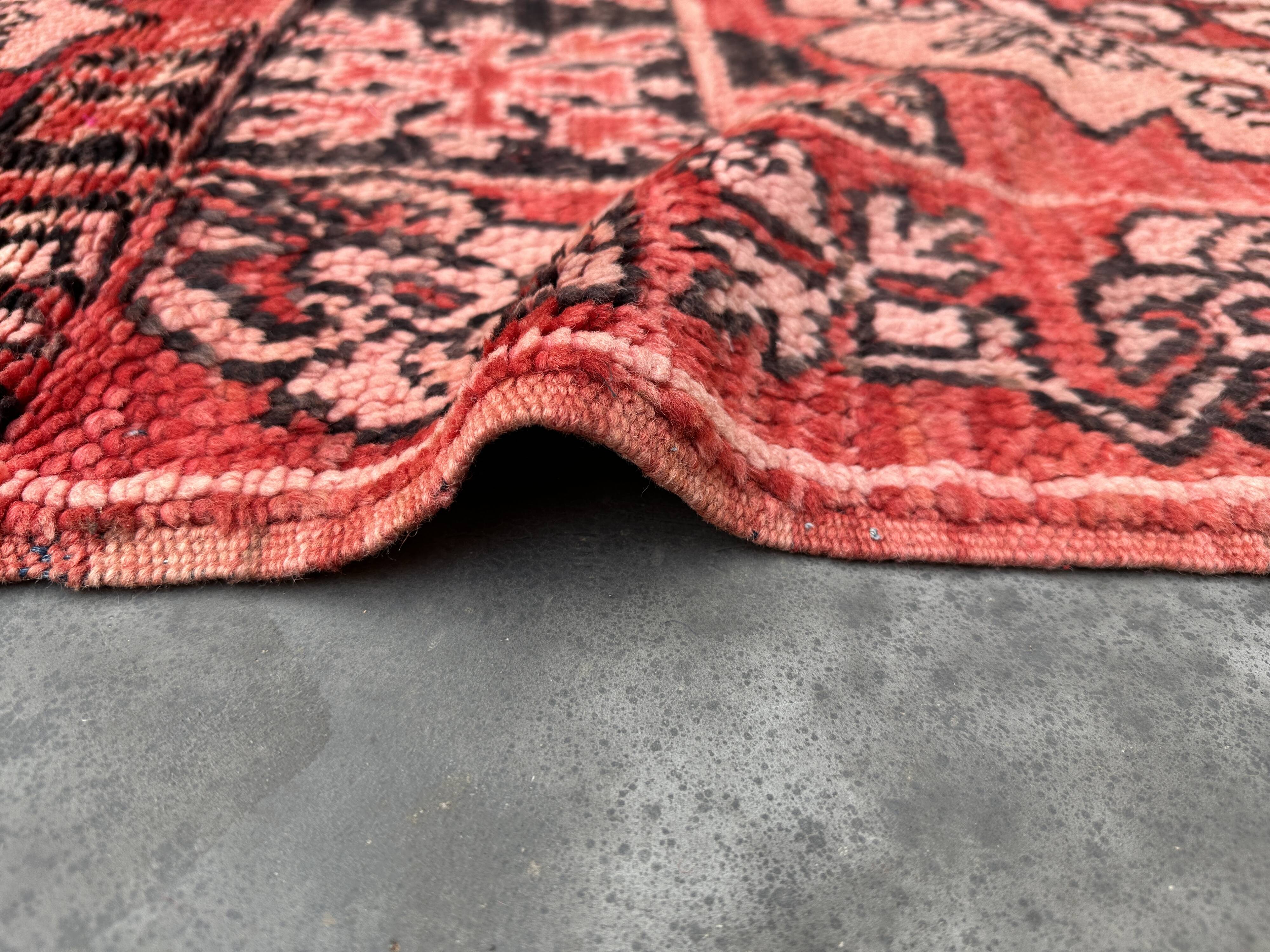 Moroccan carpet boujad red - 85 x 200 cm