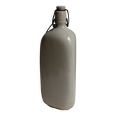 Bouteille en grès triangulaire