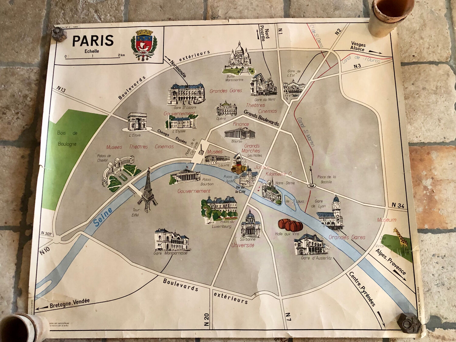 Old school map of Paris