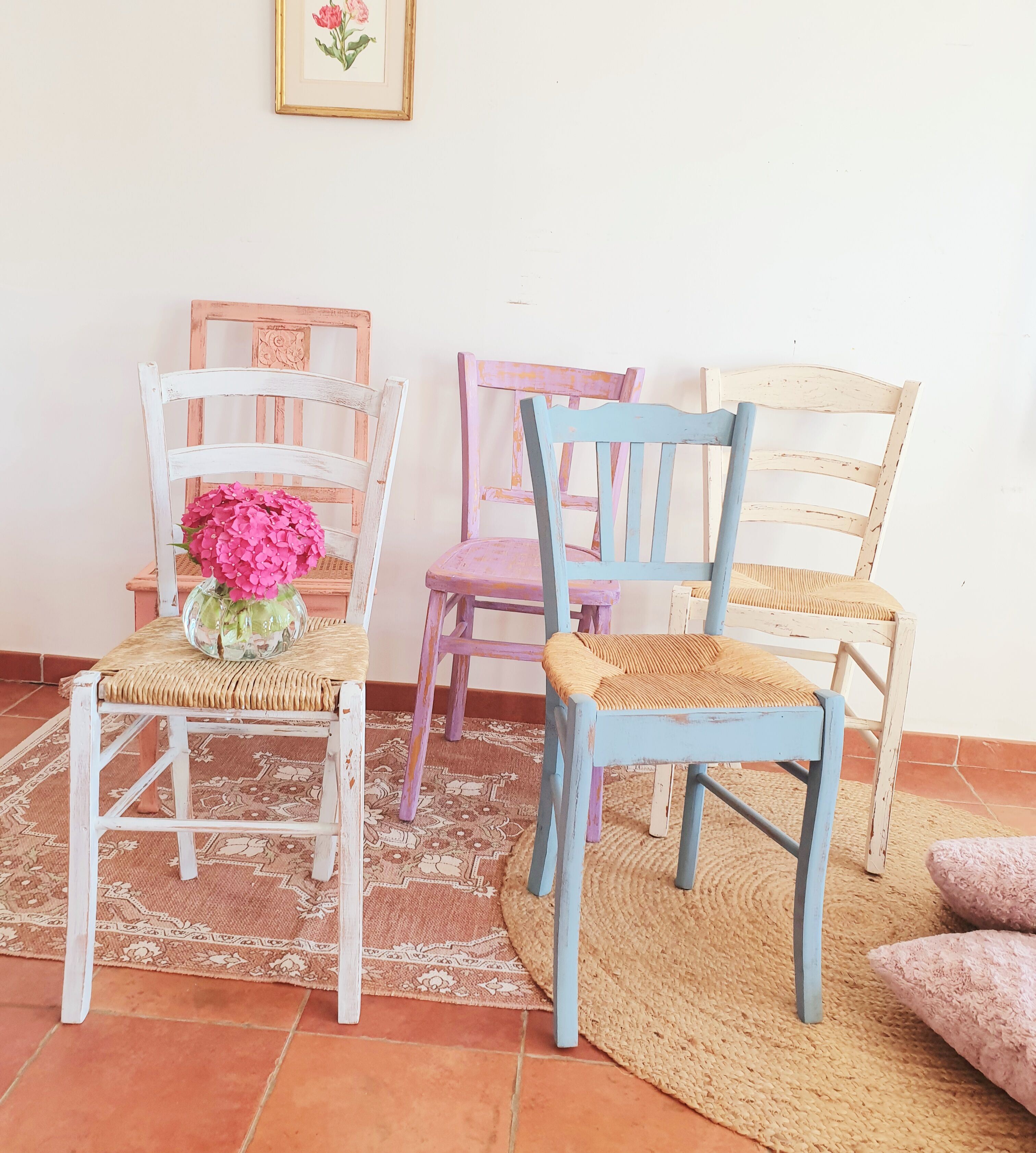 Set of 5 pretty patinated chairs