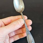 Elégance vintage : Lot de 8 petites cuillères en métal argenté  – Ref 26