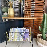 Vintage scoubidou tablet magazine holder