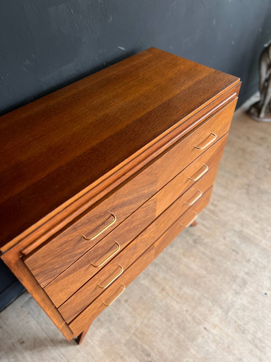 Commode vintage