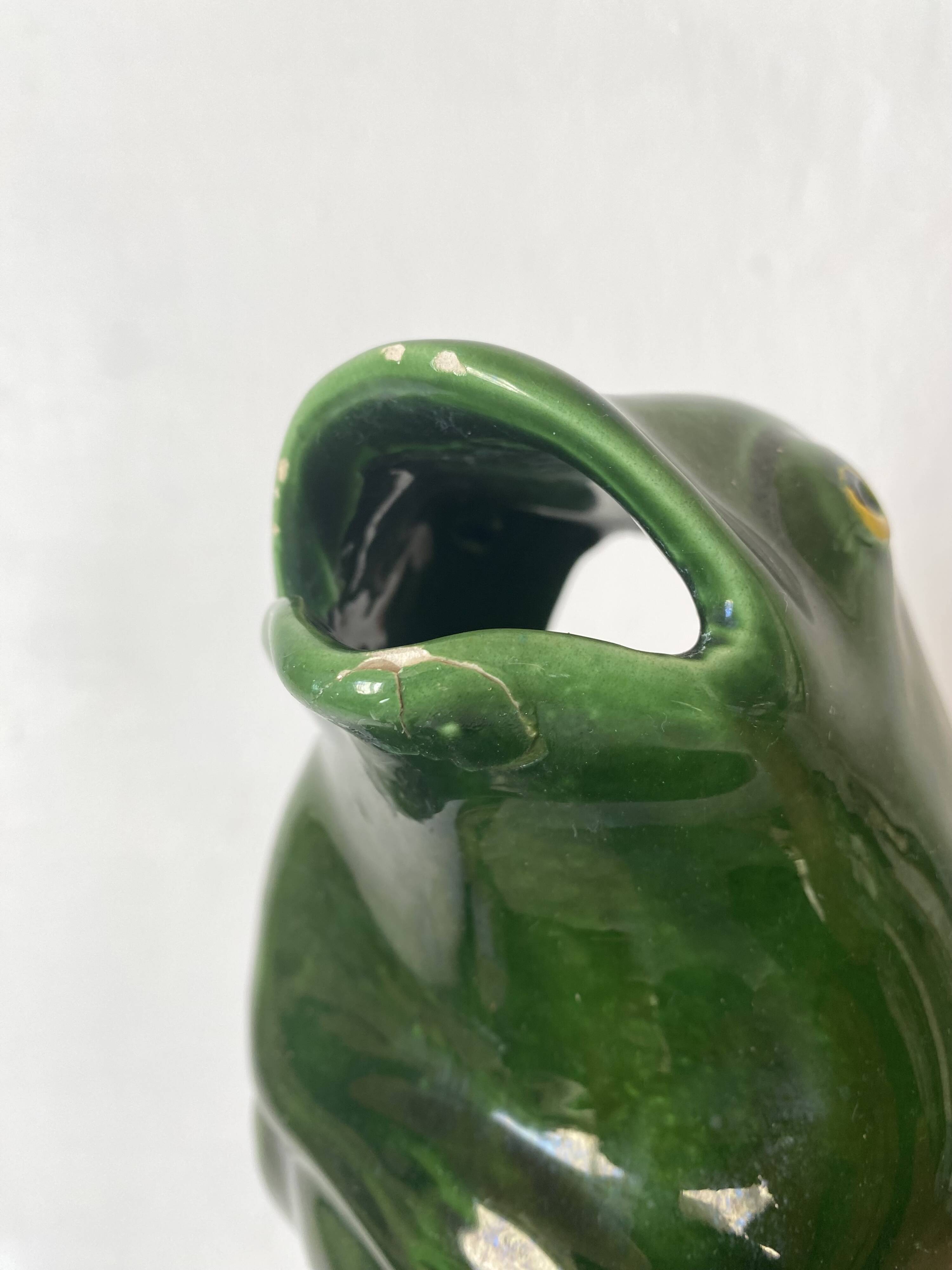 Frog jug slip