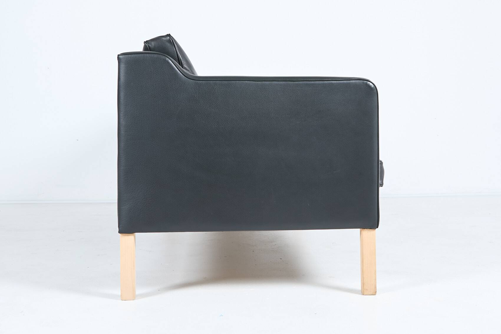 Danish design black leather sofa from Mogens Hansen