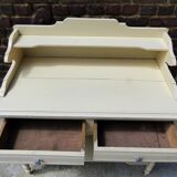 Dressing table toilet