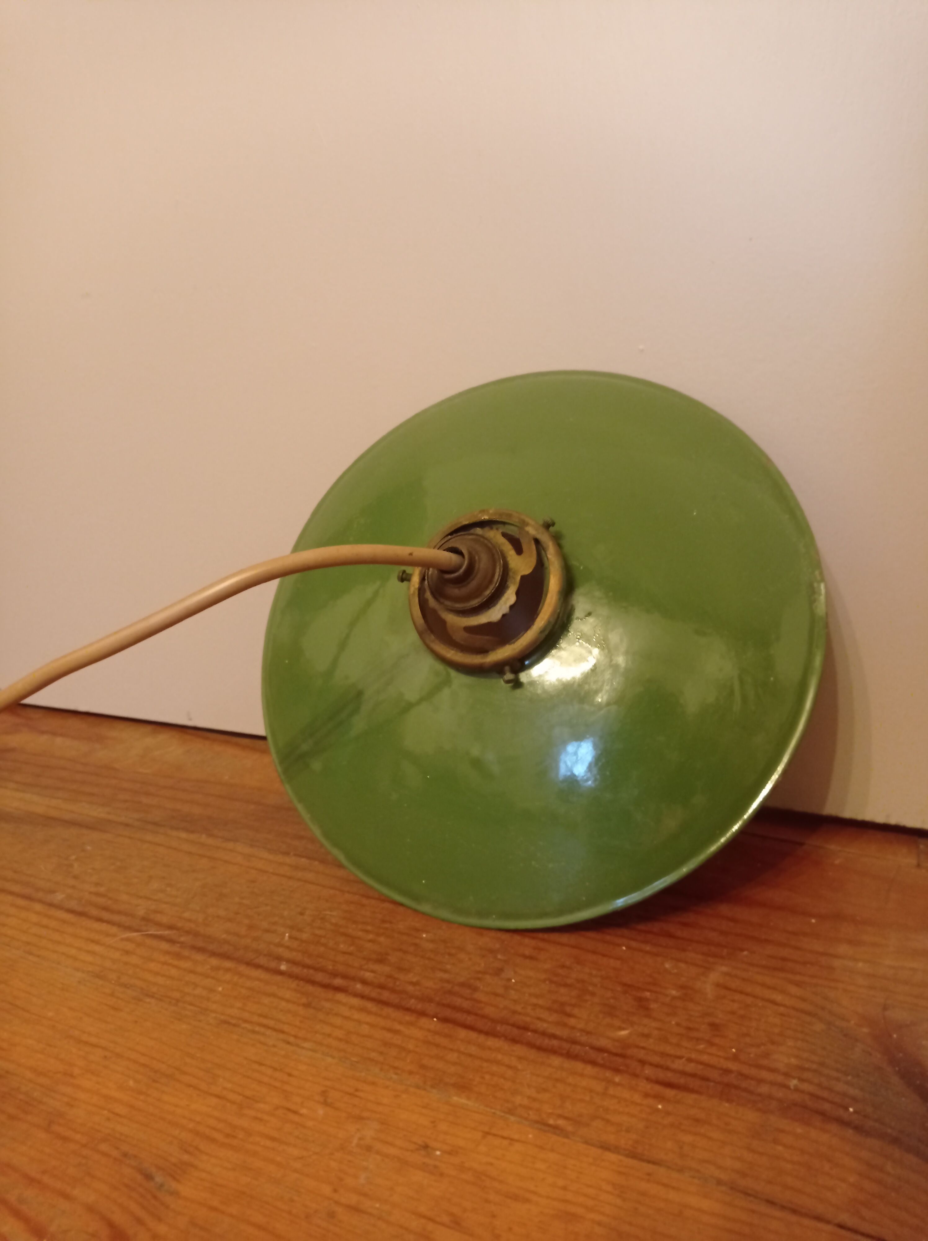 Green enamelled sheet metal suspension