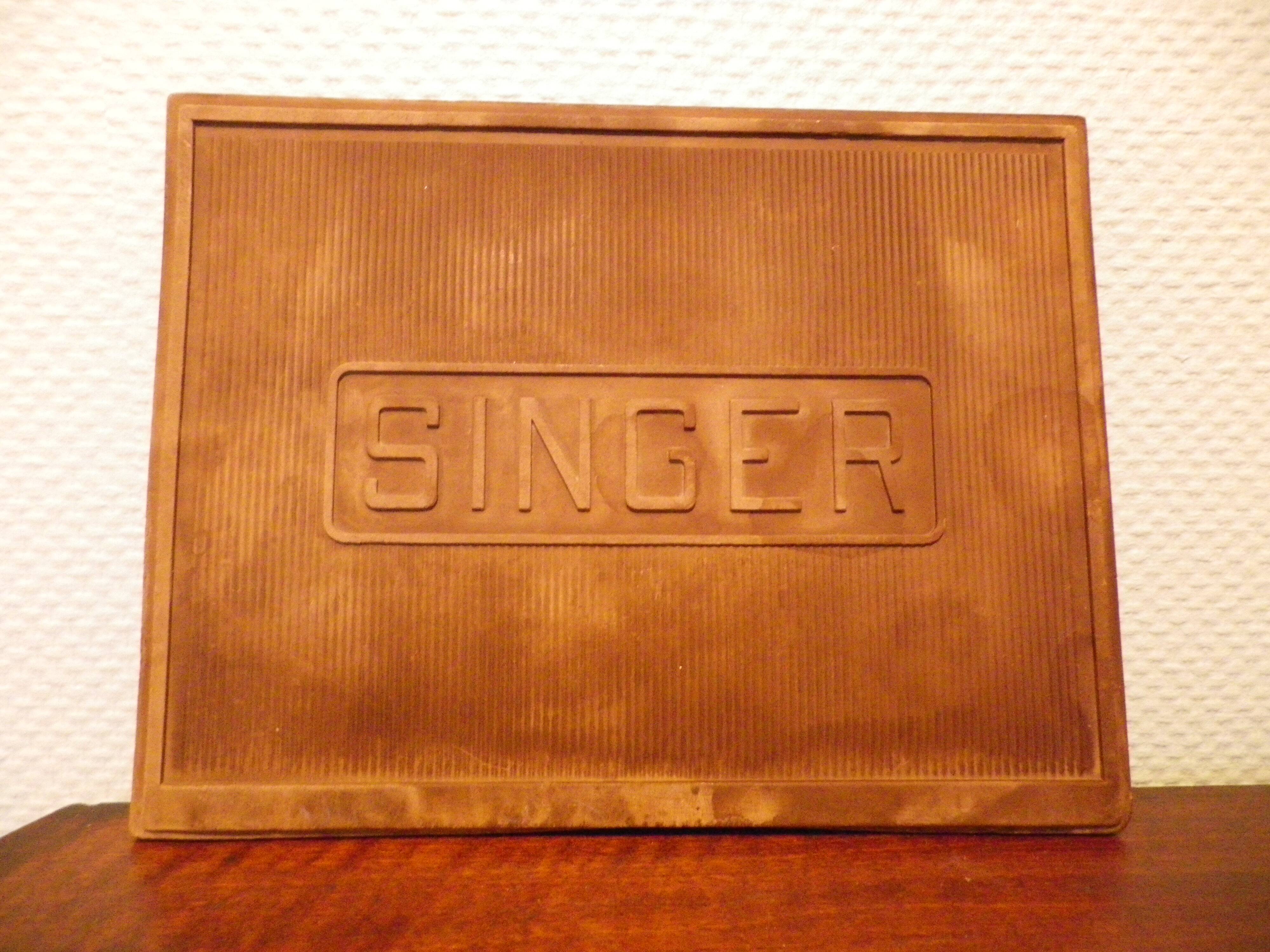 Singer sewing machine, 1928