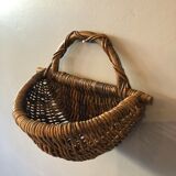 Rattan basket to hang