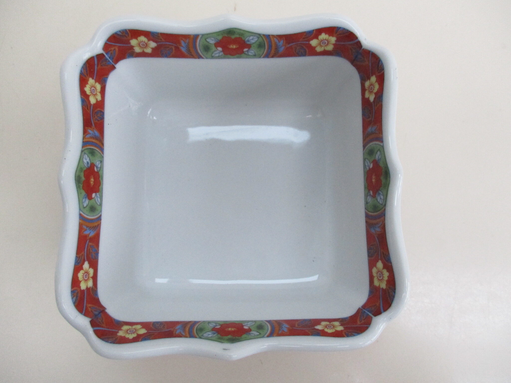 Square cup