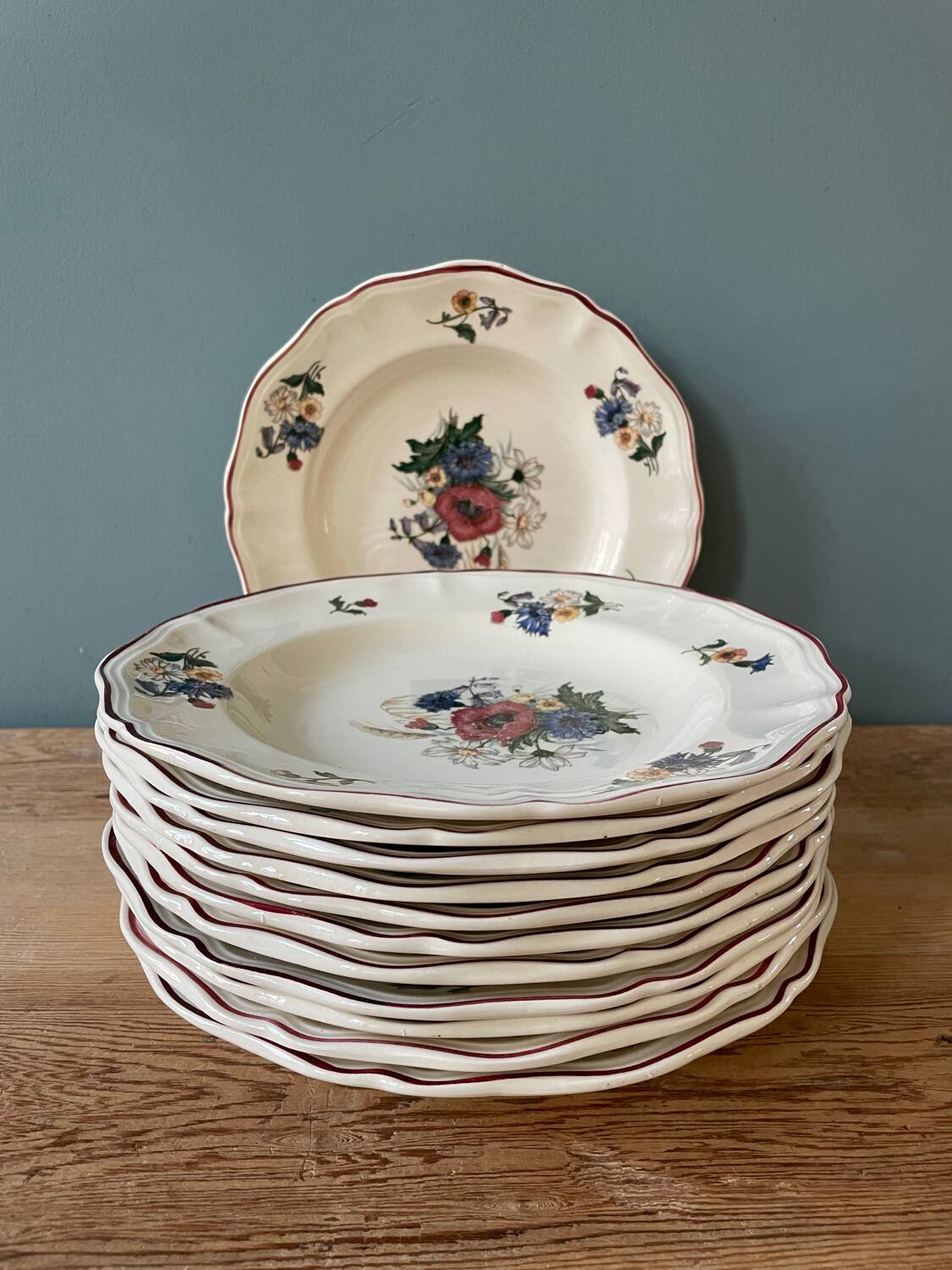 Series of 12 Sarreguemines France soup plates, Agreste collection