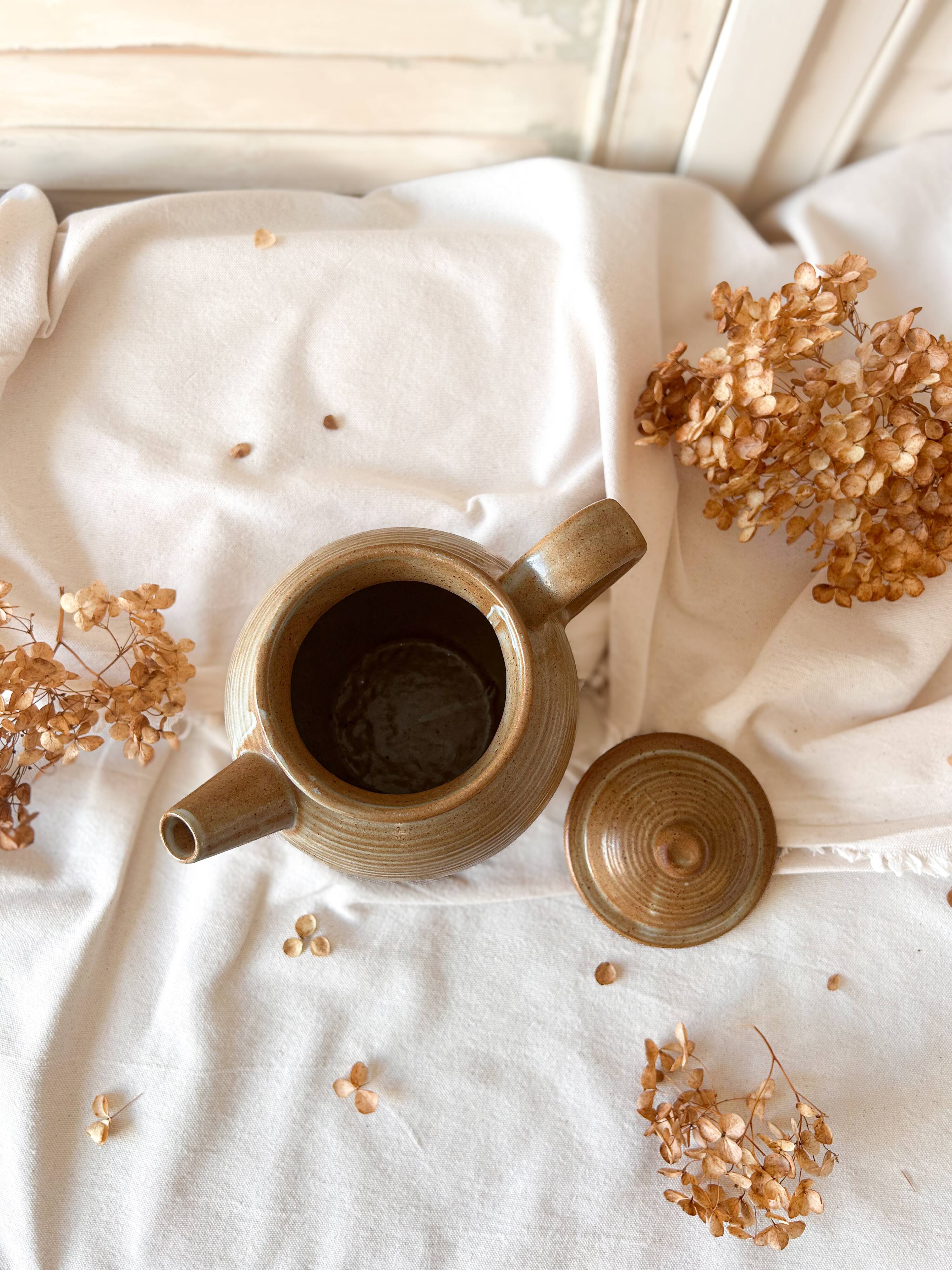 CNP FRANCE VILLAGE STONEWARE COFFEE POT