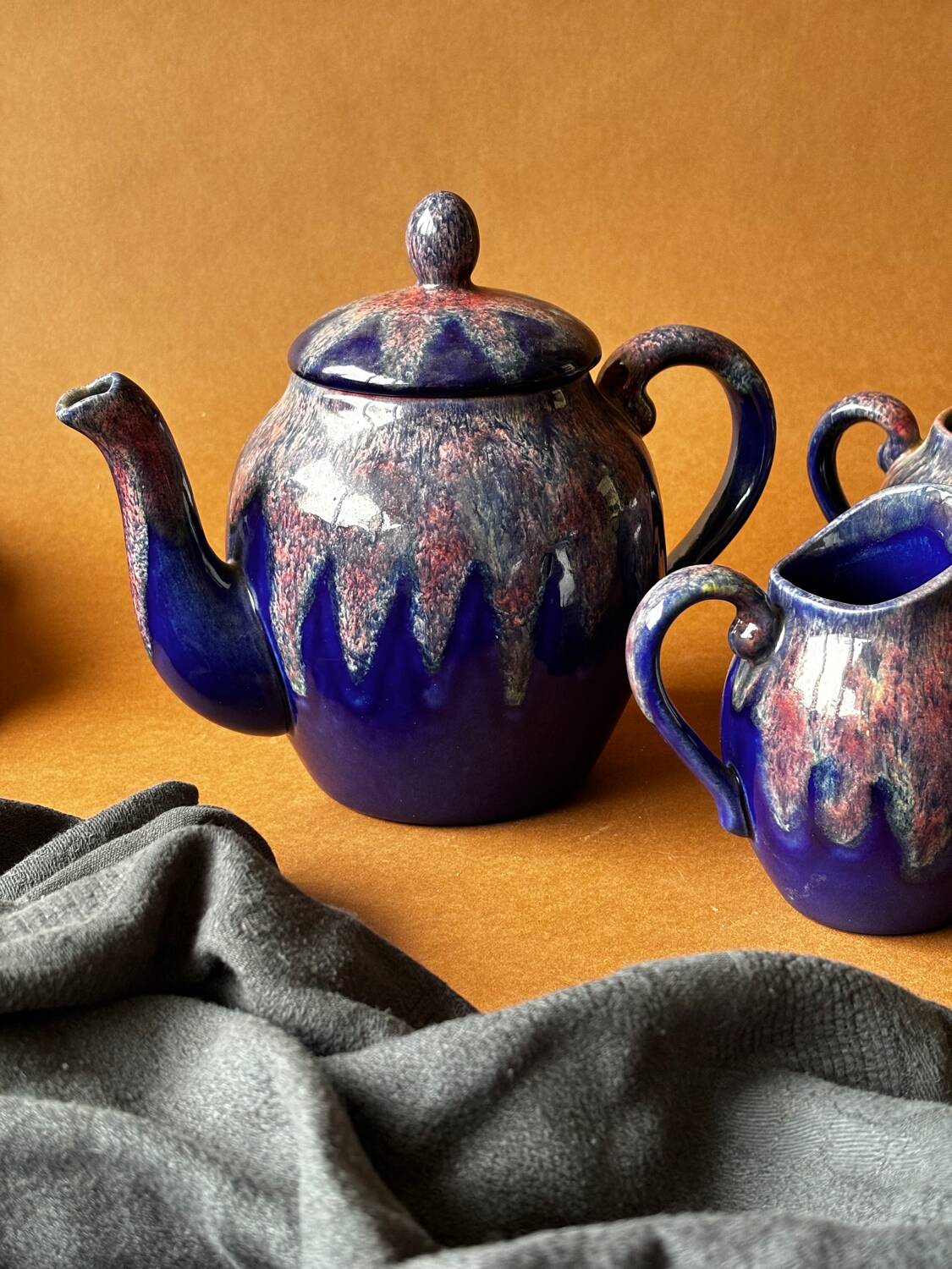 Teapot, milk jug and sugar bowl Lacheny Saint-Amand