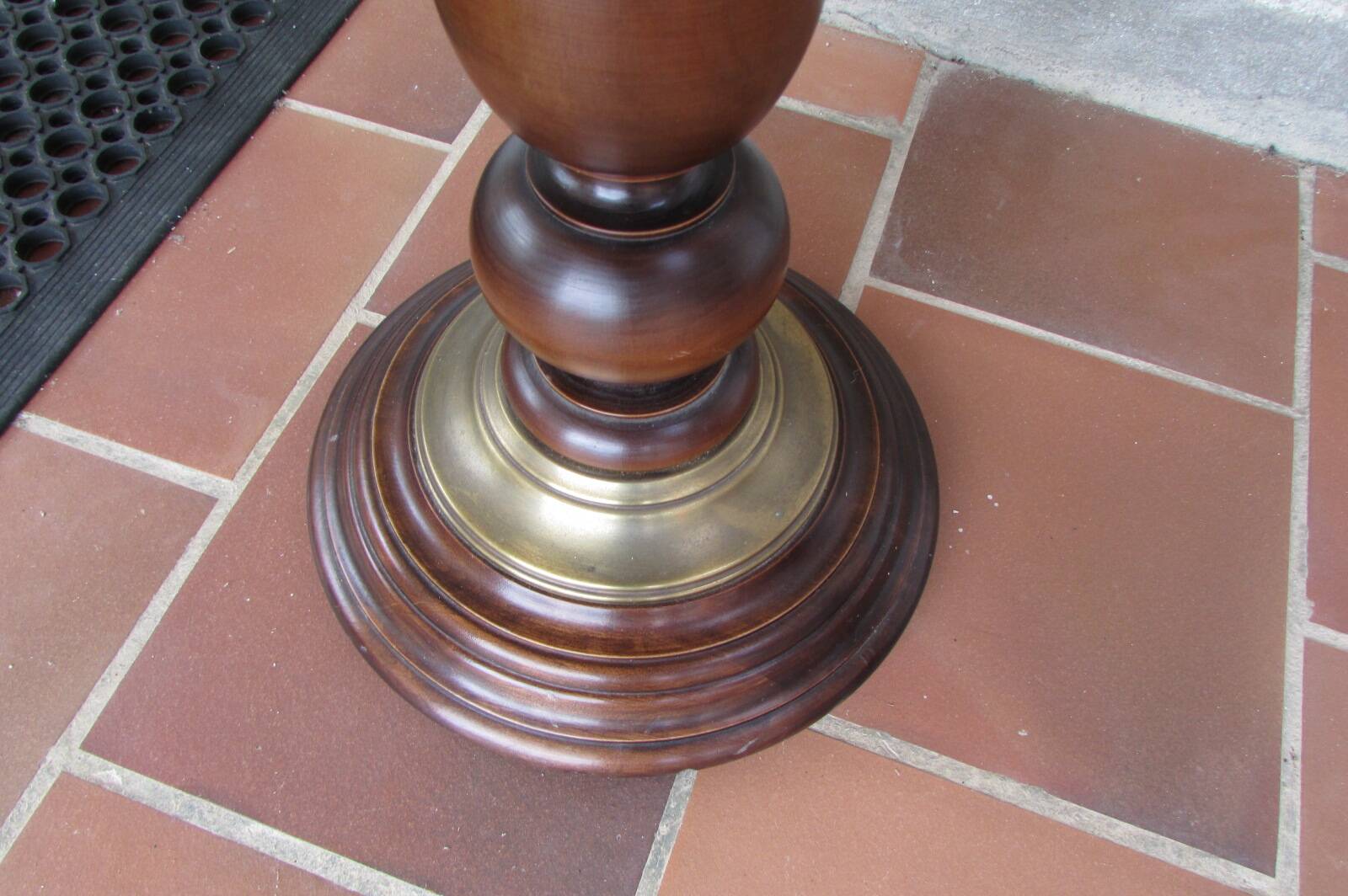 Pedestal table, plant stand or statue