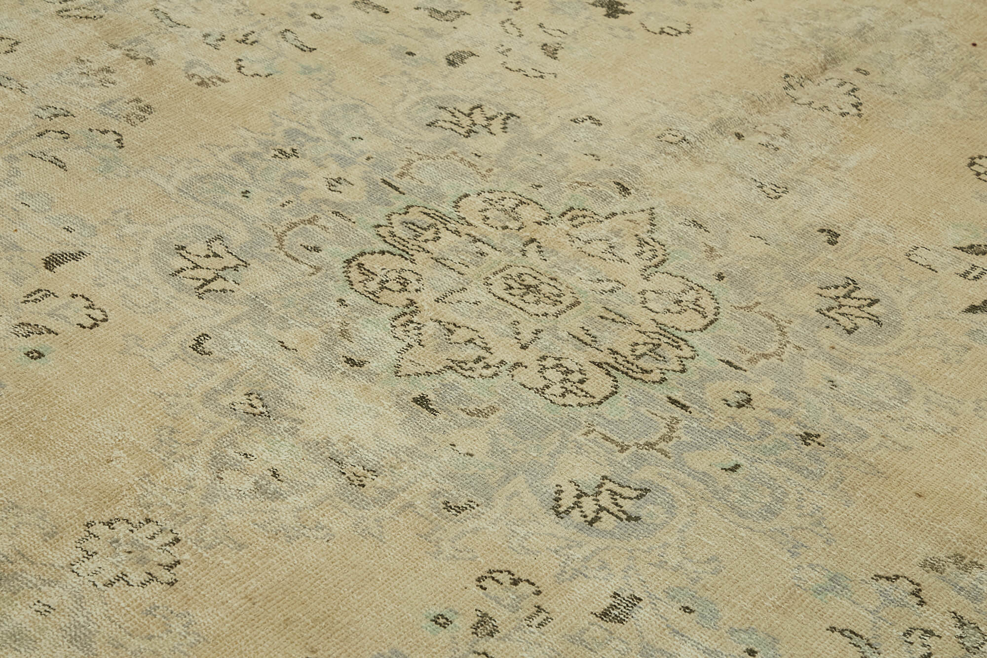 Handmade Oriental Unique 1980s 283 cm x 324 cm Beige Wool Carpet