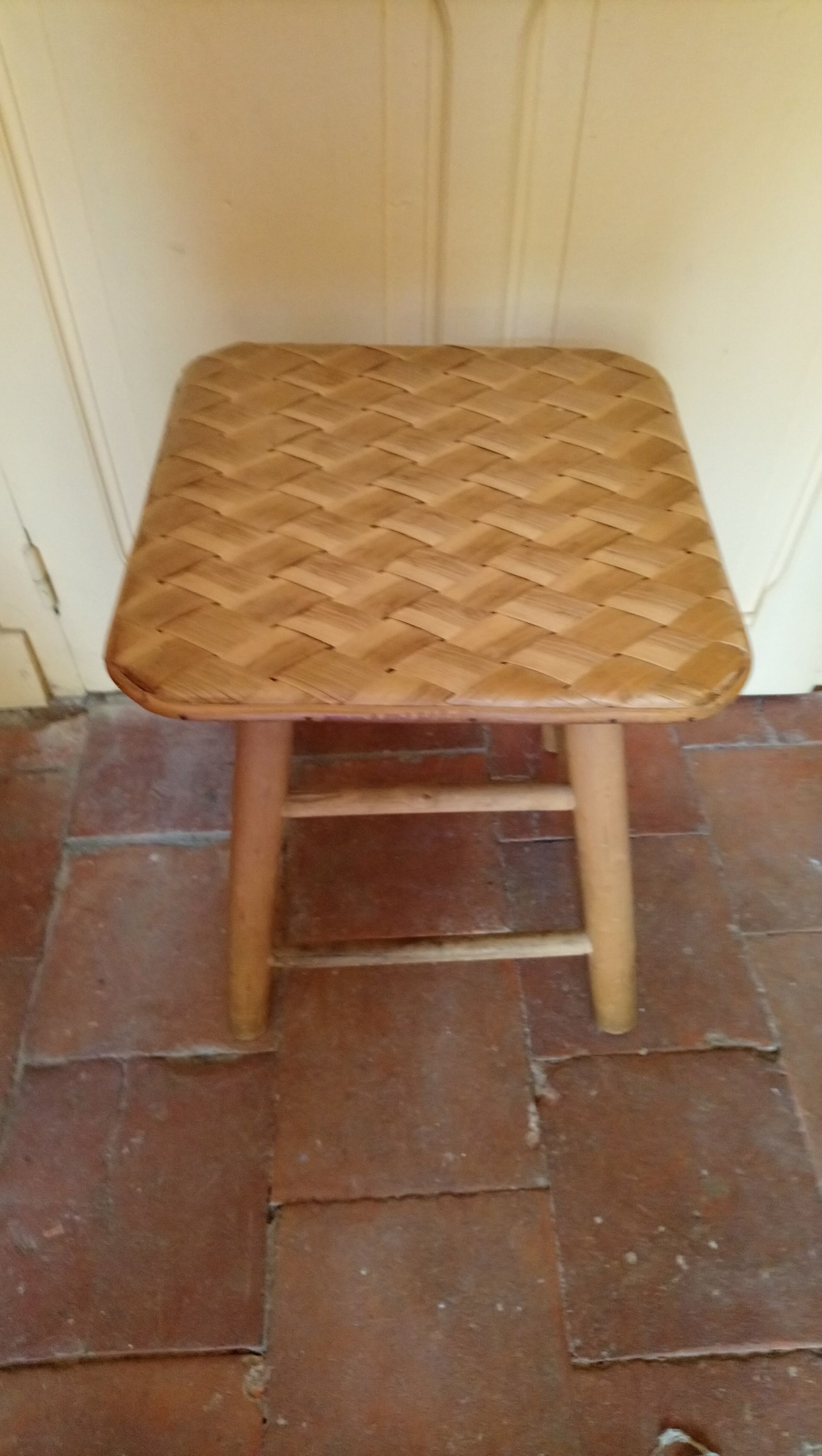 Une paire de chevet vintage