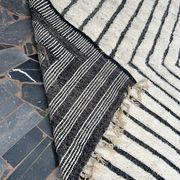 Handmade traditional Berber rug size 250/350 cm