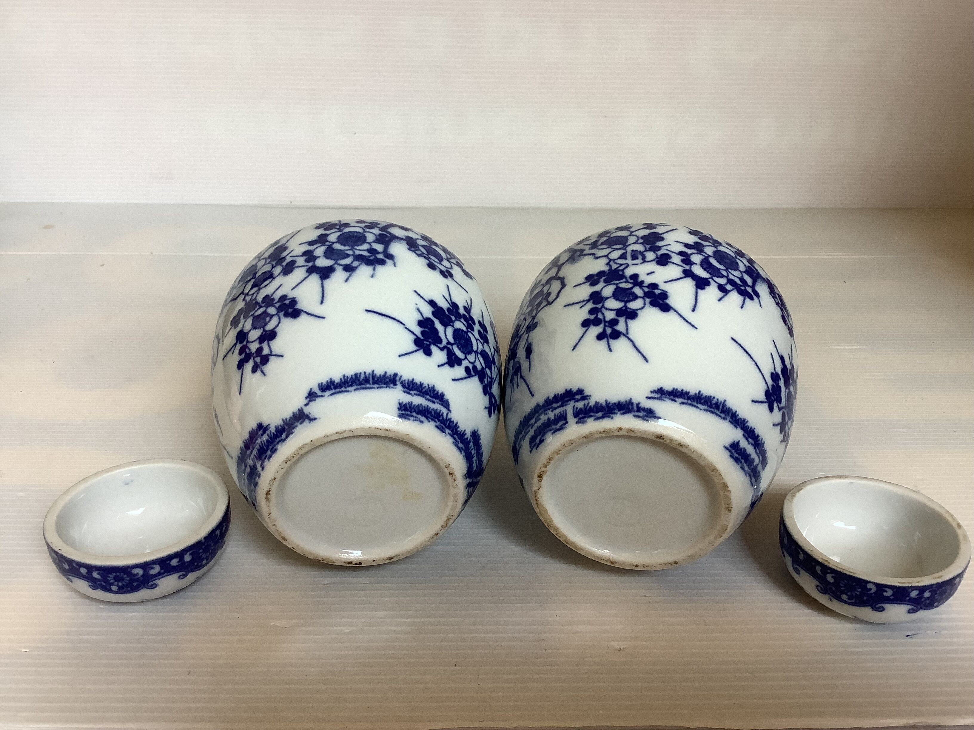 Paire de vases fleurs bleues