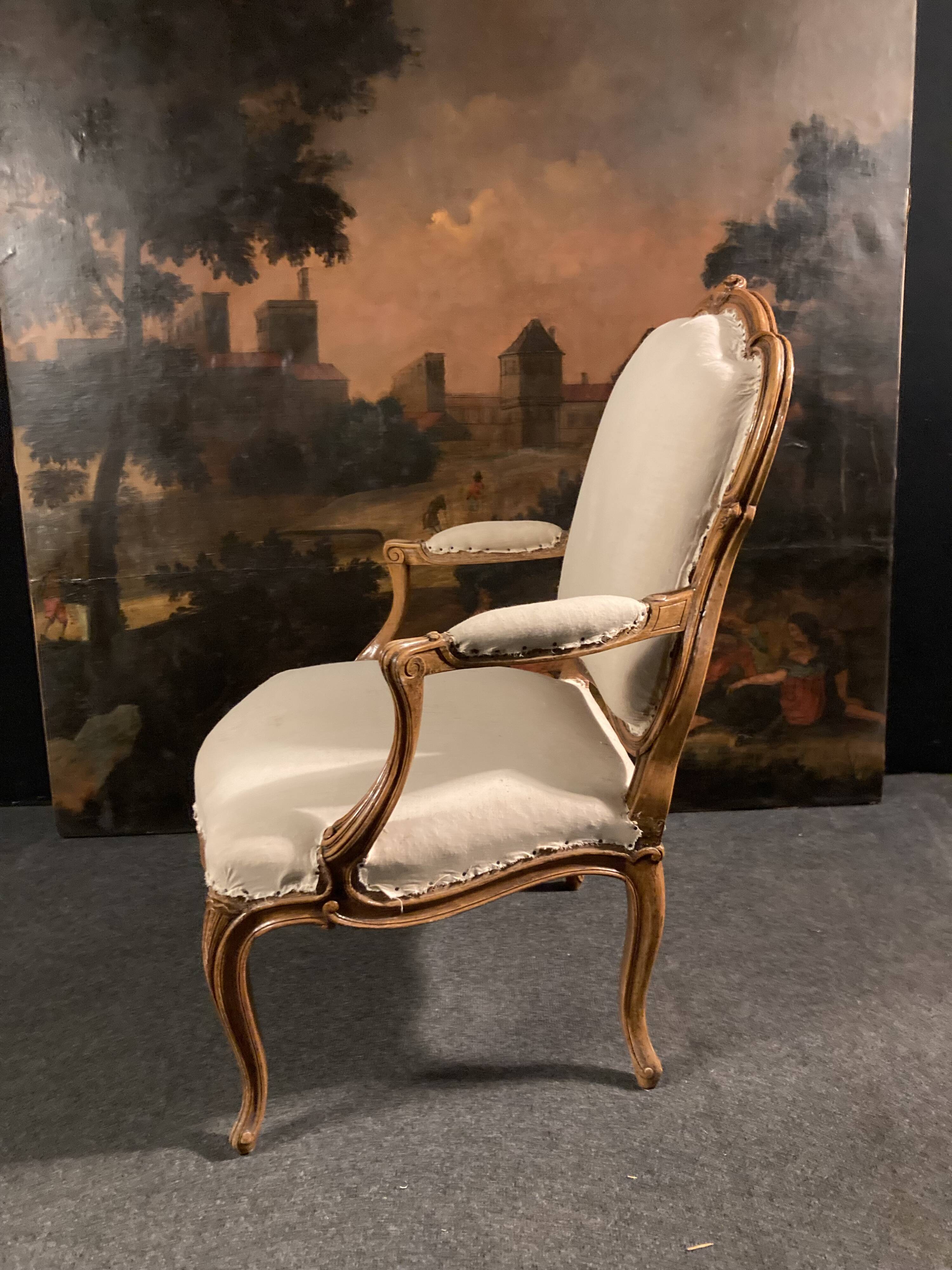 Pair of Queen armchairs
