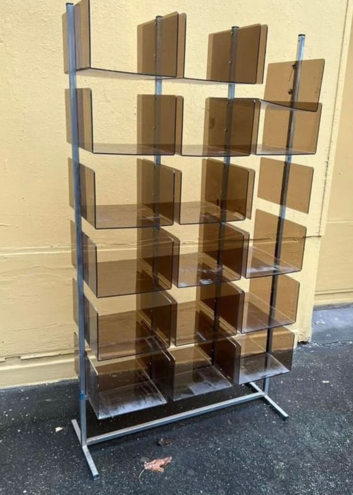 Roche Bobois library shelf from the 70s, plexis