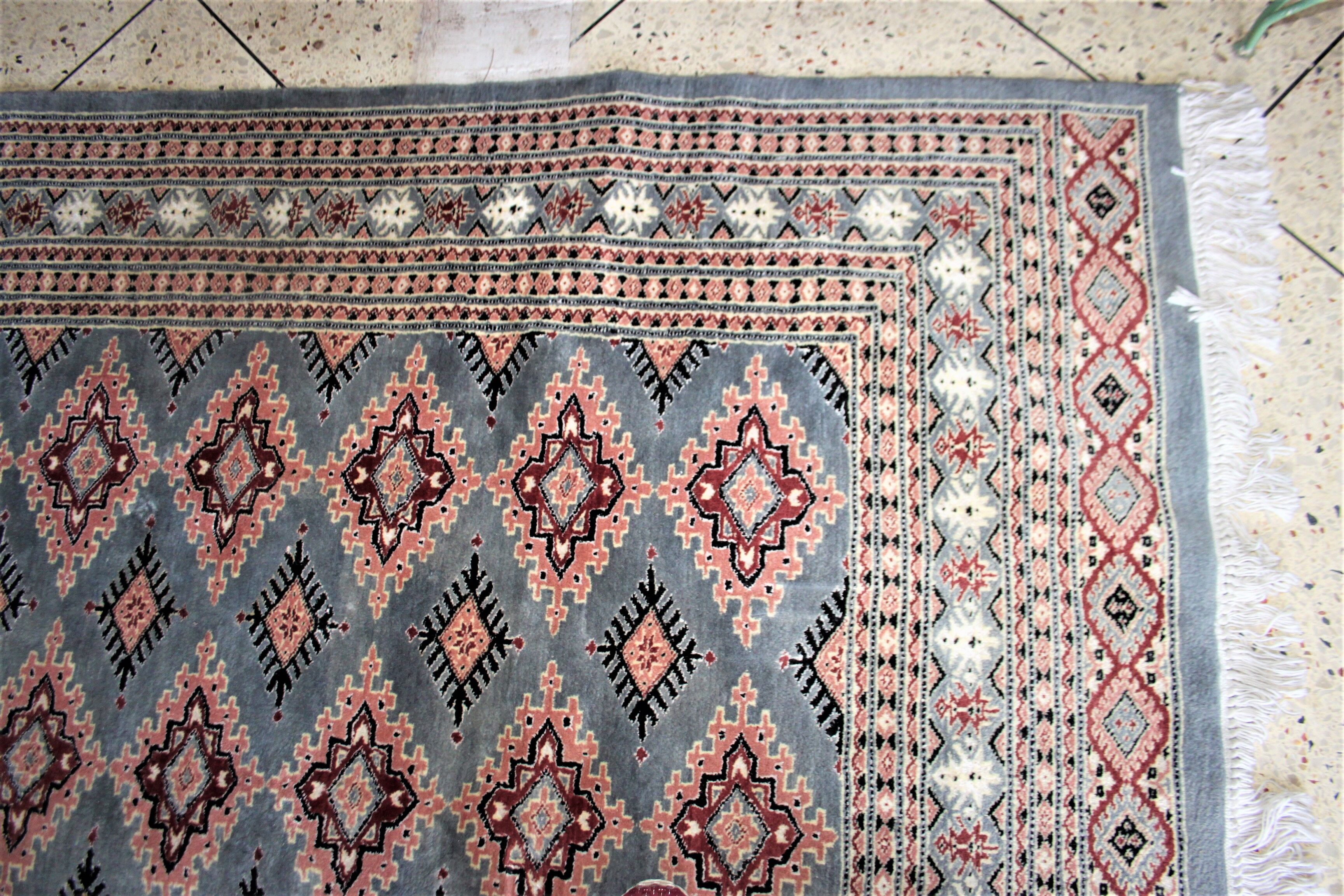 Oriental rug 290x187cm